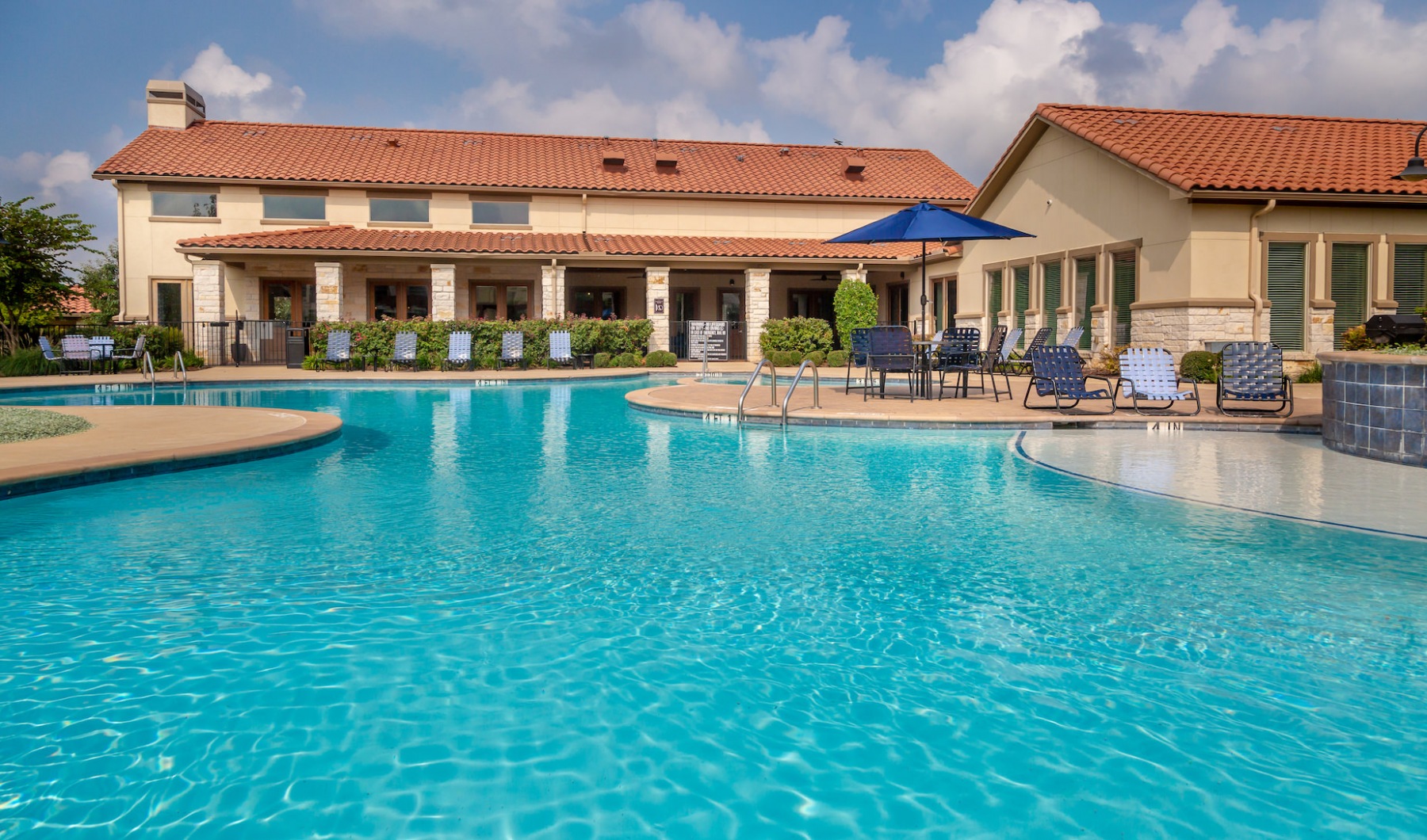 Resort-Style Pool Resort-Style Pool